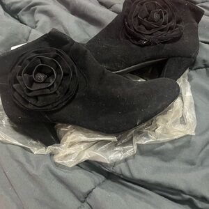 Sophisticated Black Ankle Booties with Floral Embellishment